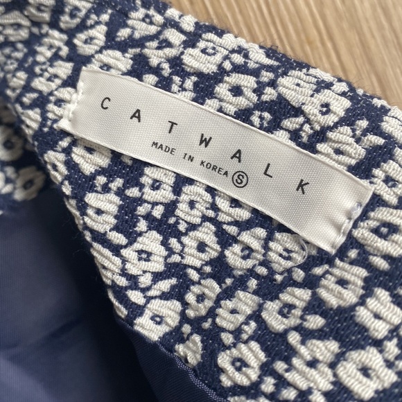 $9 CLEARANCE - Floral Skirt - Picture 6 of 8